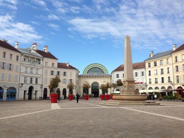 Appartement Situe Place Toscane A 5 Min De Disney セリ エクステリア 写真